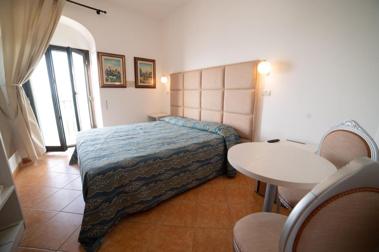 Hotel Villa A Mare Rodi Garganico Exterior foto